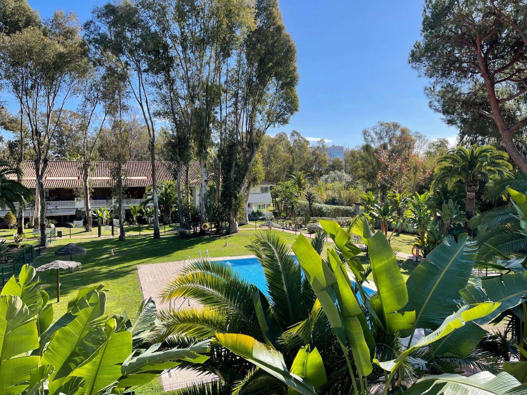 Puerto Banus Pol Suite Y Hada Suite Marbella Exteriör bild