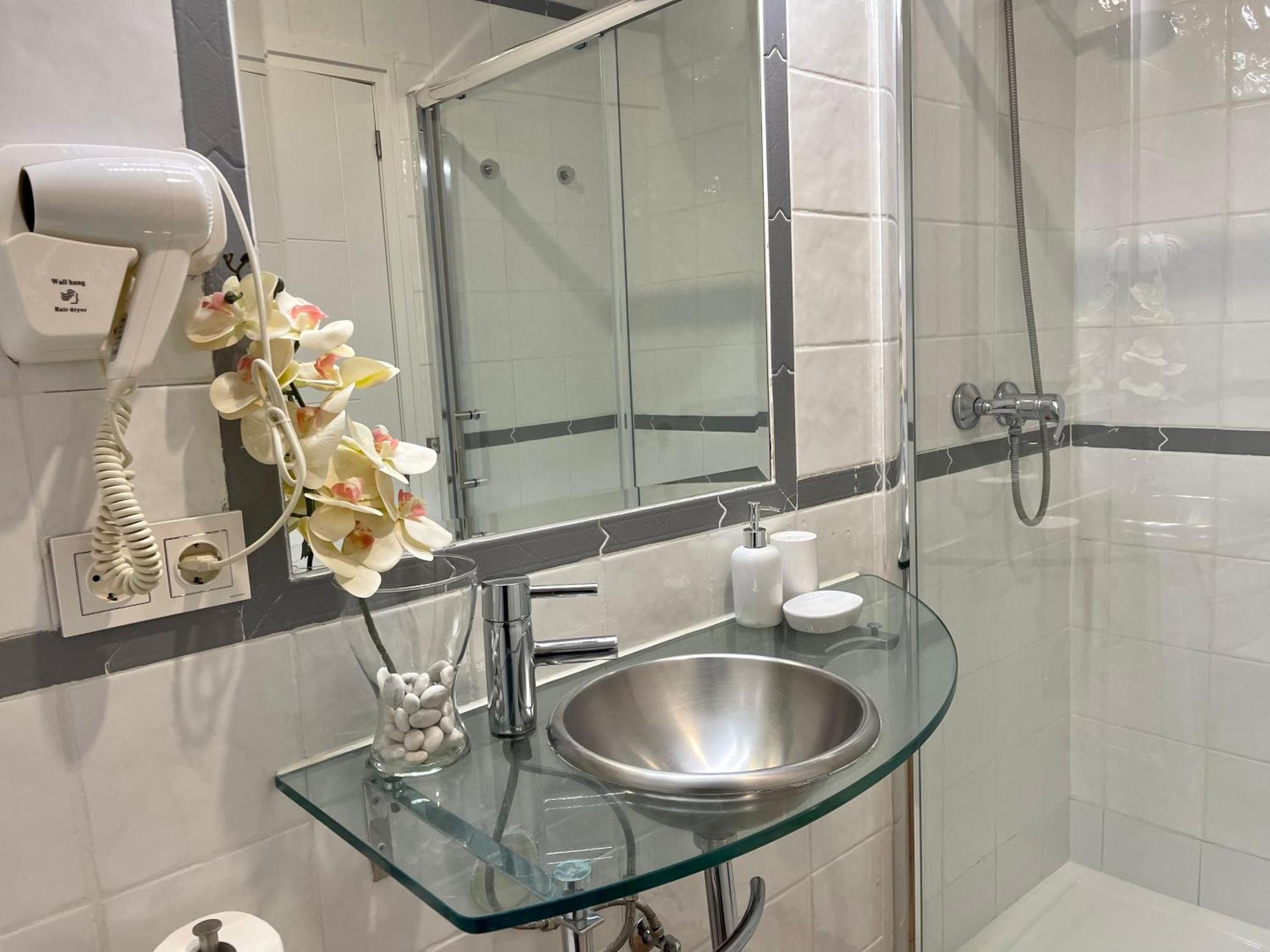 Puerto Banus Pol Suite Y Hada Suite Marbella Exteriör bild